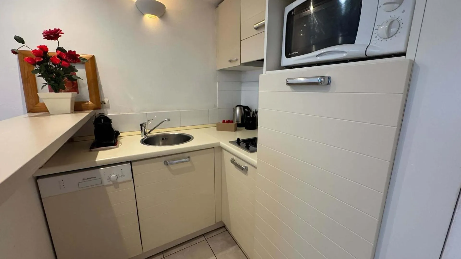 A079 Appartement Confortable Sur Carnot -1 Chambre Cannes Apartment